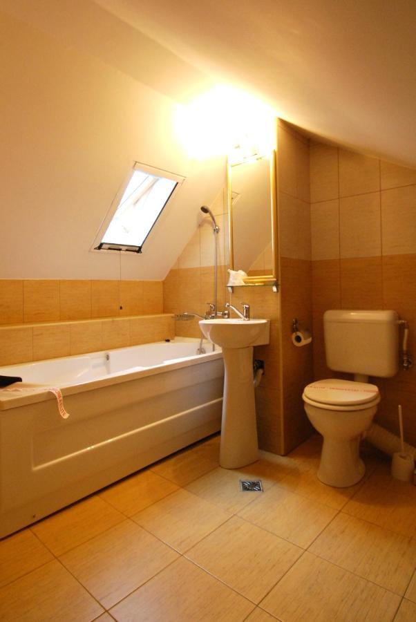 Casa Irma - Rooms For Rent Bacău Exterior foto